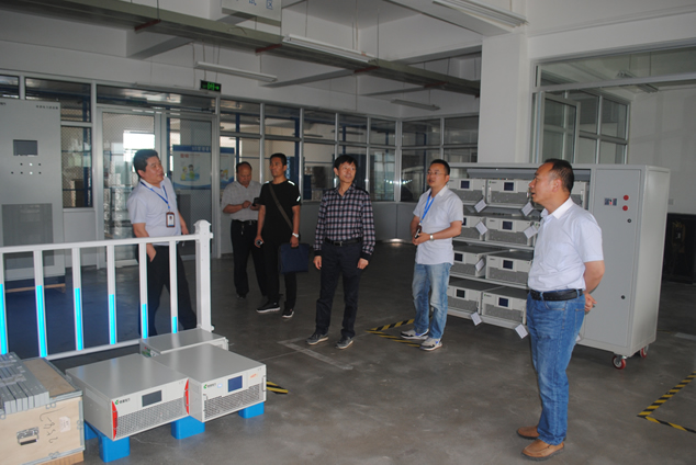 陜西理工大學(xué)馬征杰副校長(zhǎng)一行蒞臨西馳電氣參觀(guān)(圖1)