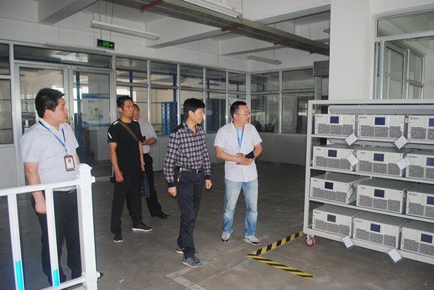 陜西理工大學(xué)馬征杰副校長(zhǎng)一行蒞臨西馳電氣參觀(guān)(圖2)