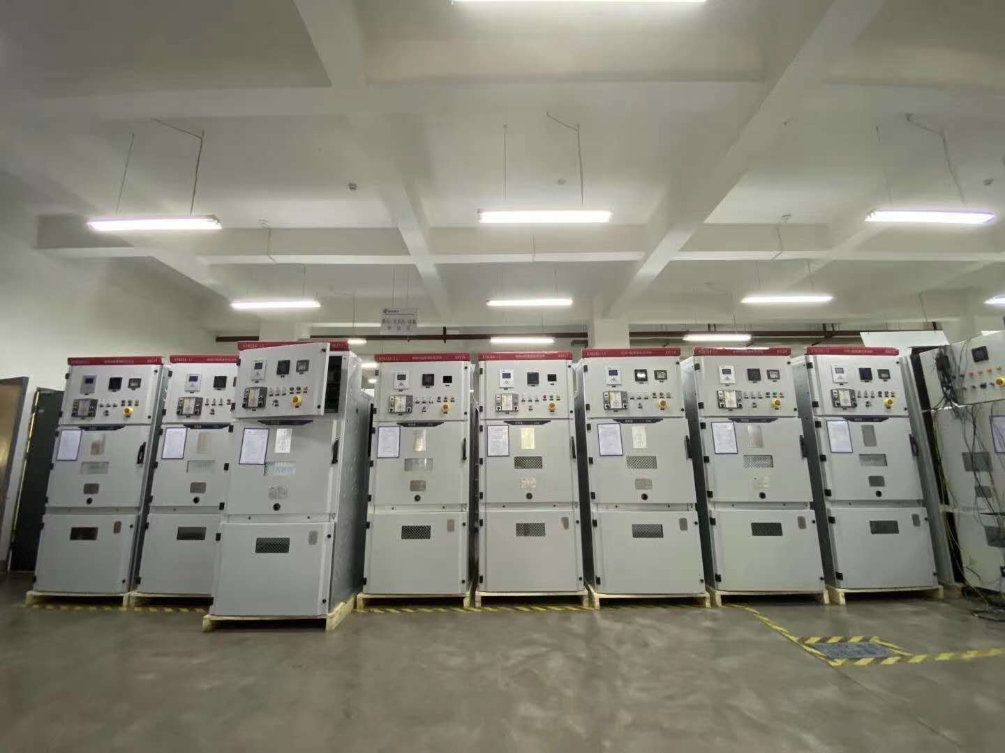 礦場、破碎機設備—高壓固態(tài)軟起動一體機(圖2)